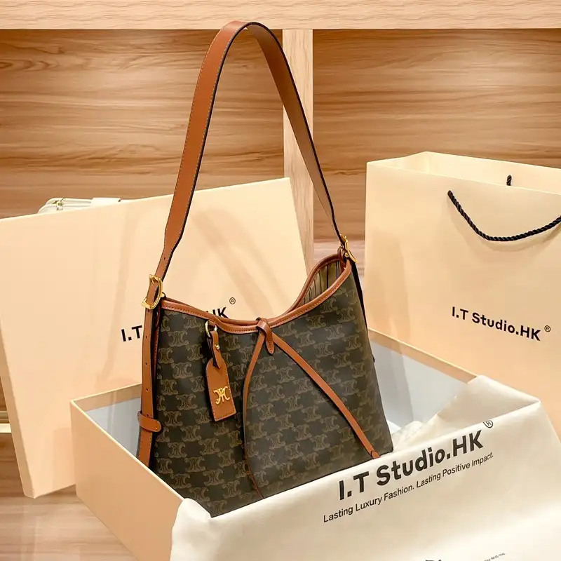Luxe Retro Shoulder Bag