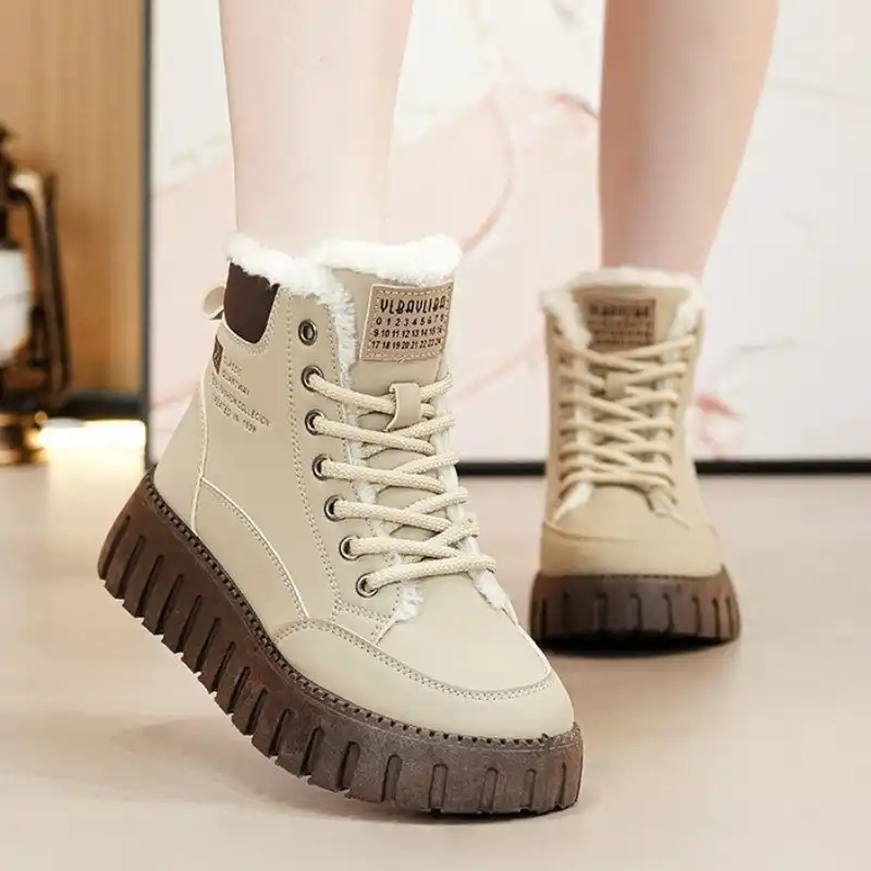 Versatile Snow Boots