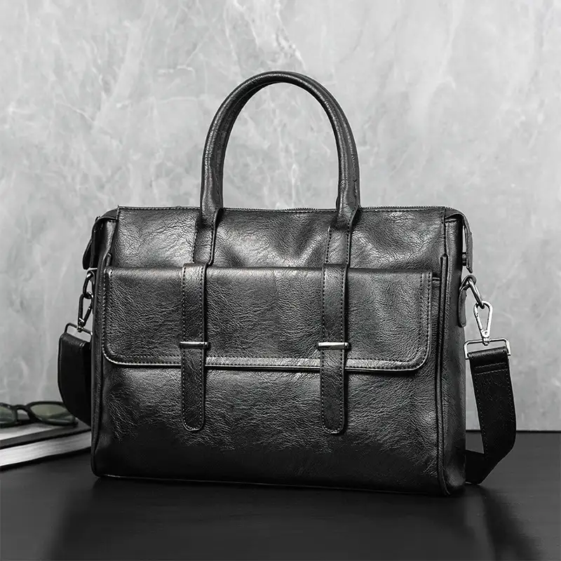 Fashionable Men's Messenger Bag