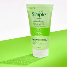 Simple Kind to Skin Refreshing Facial Wash with Vitamin B5+E
